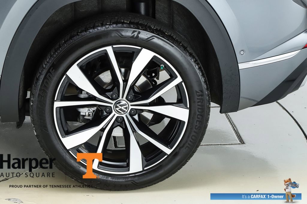 Used 2025 Volkswagen Atlas Cross Sport SEL Premium R-Line image 6