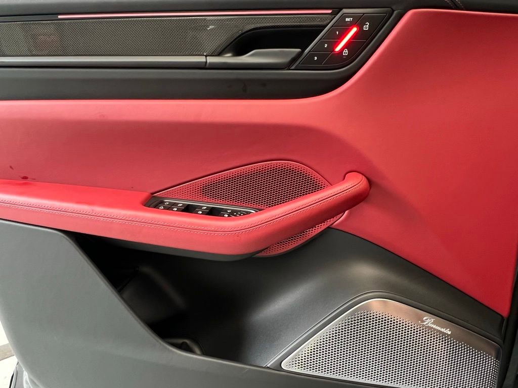 New 2025 Porsche Macan Turbo Electric image 19