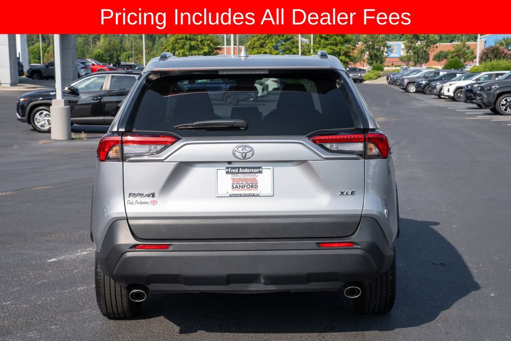 Used 2025 Toyota RAV4 XLE FWD image 4