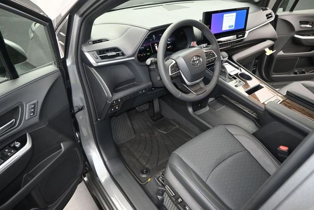 New 2026 Toyota Sienna Limited FWD image 4