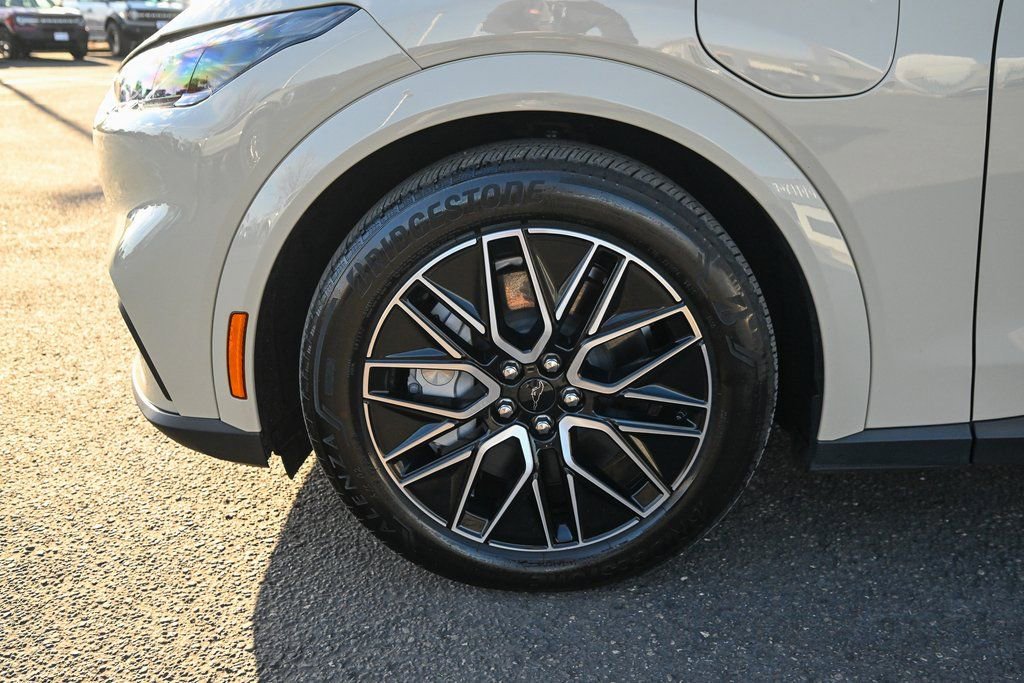 Used 2025 Ford Mustang Mach-E Premium image 12