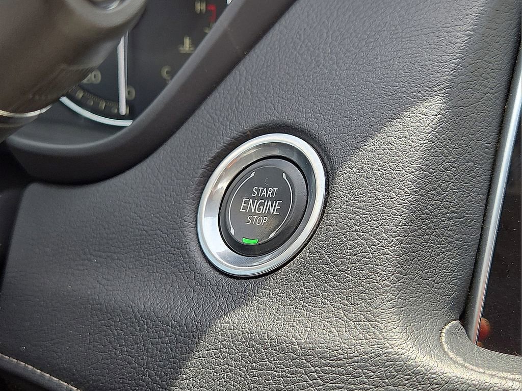 Used 2023 Cadillac XT4 Premium Luxury AWD/4WD image 31