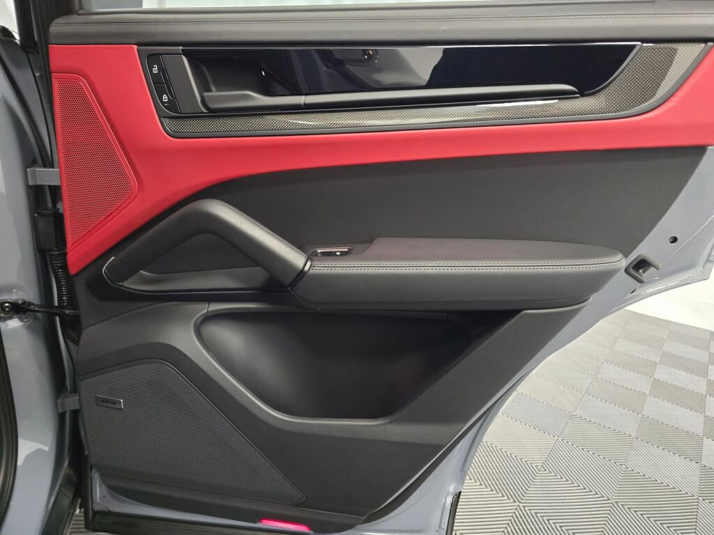 Certified 2024 Porsche Cayenne Turbo GT image 26