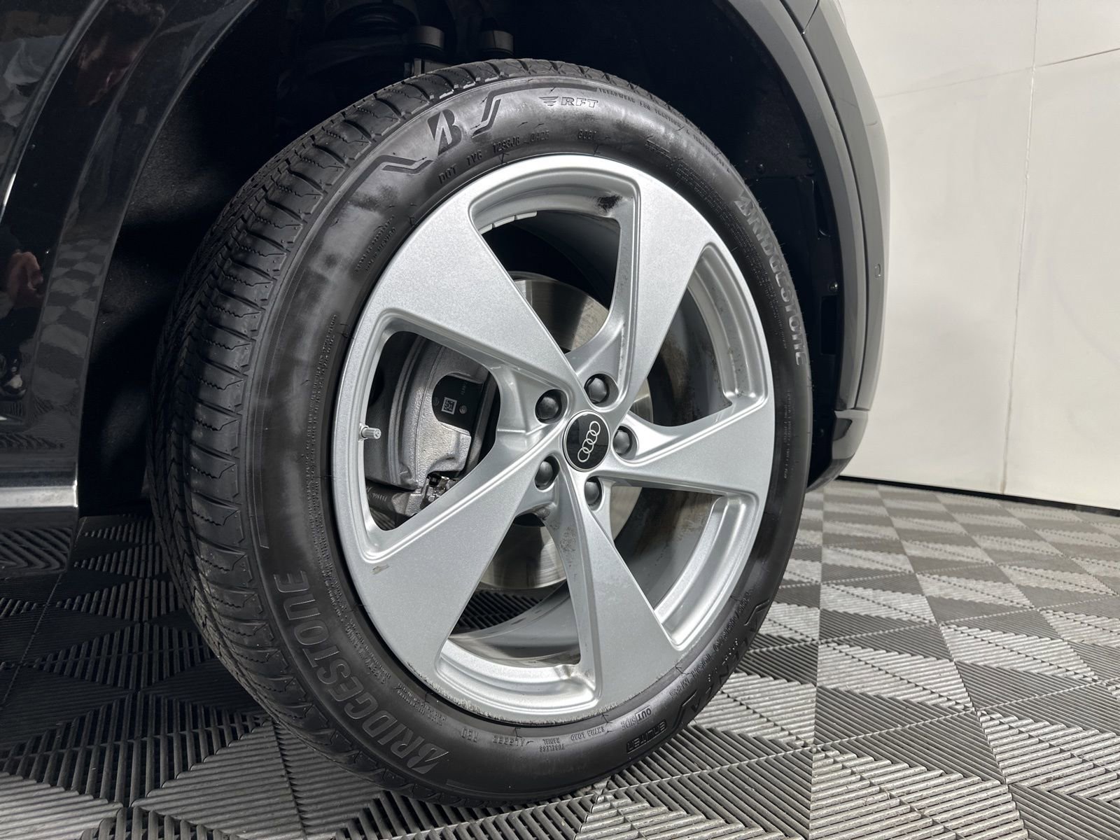 Certified 2025 Audi Q5 Premium Plus w/ Premium Plus AWD/4WD image 8