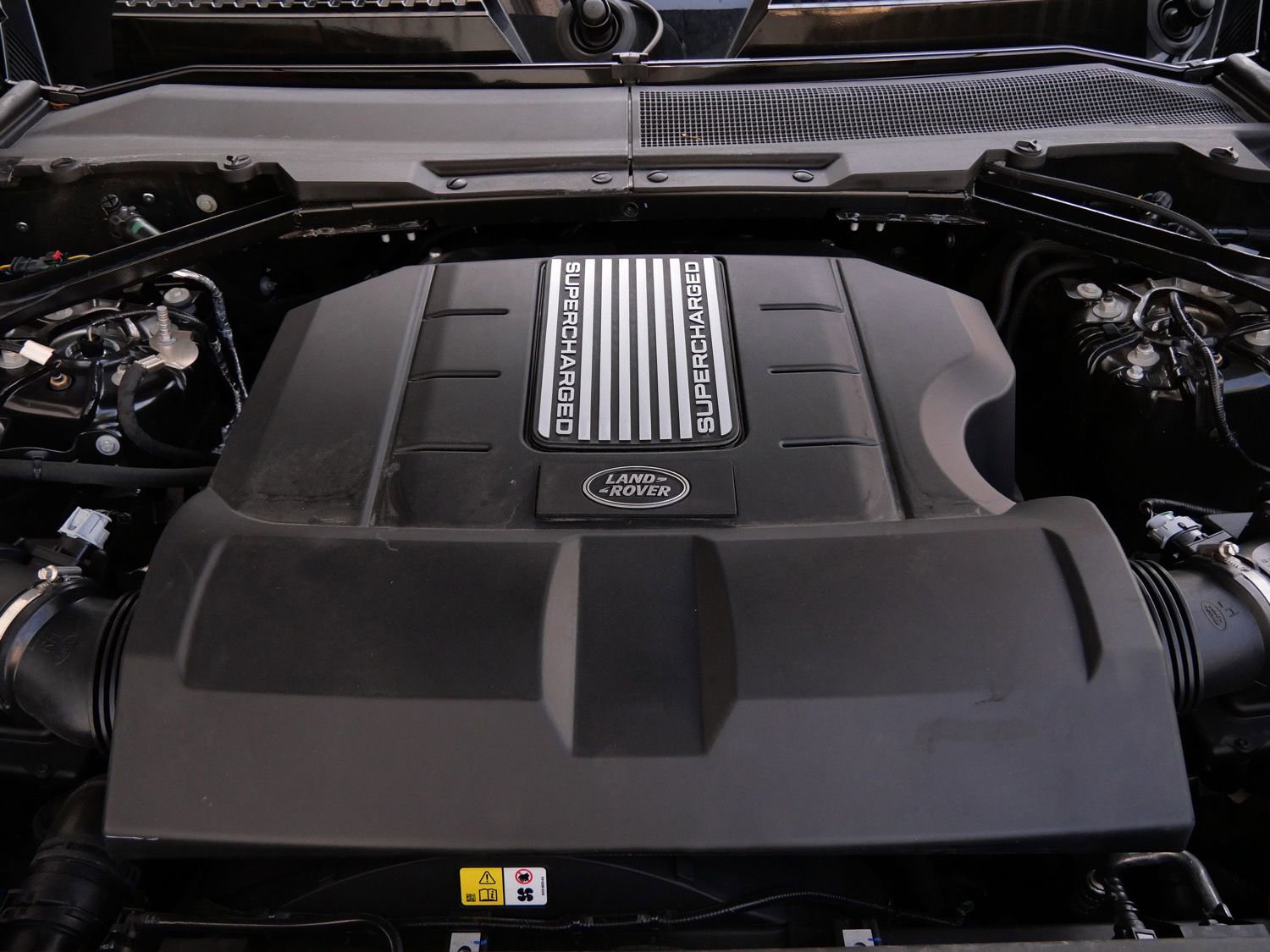 Used 2024 Land Rover Defender 110 V8 image 26