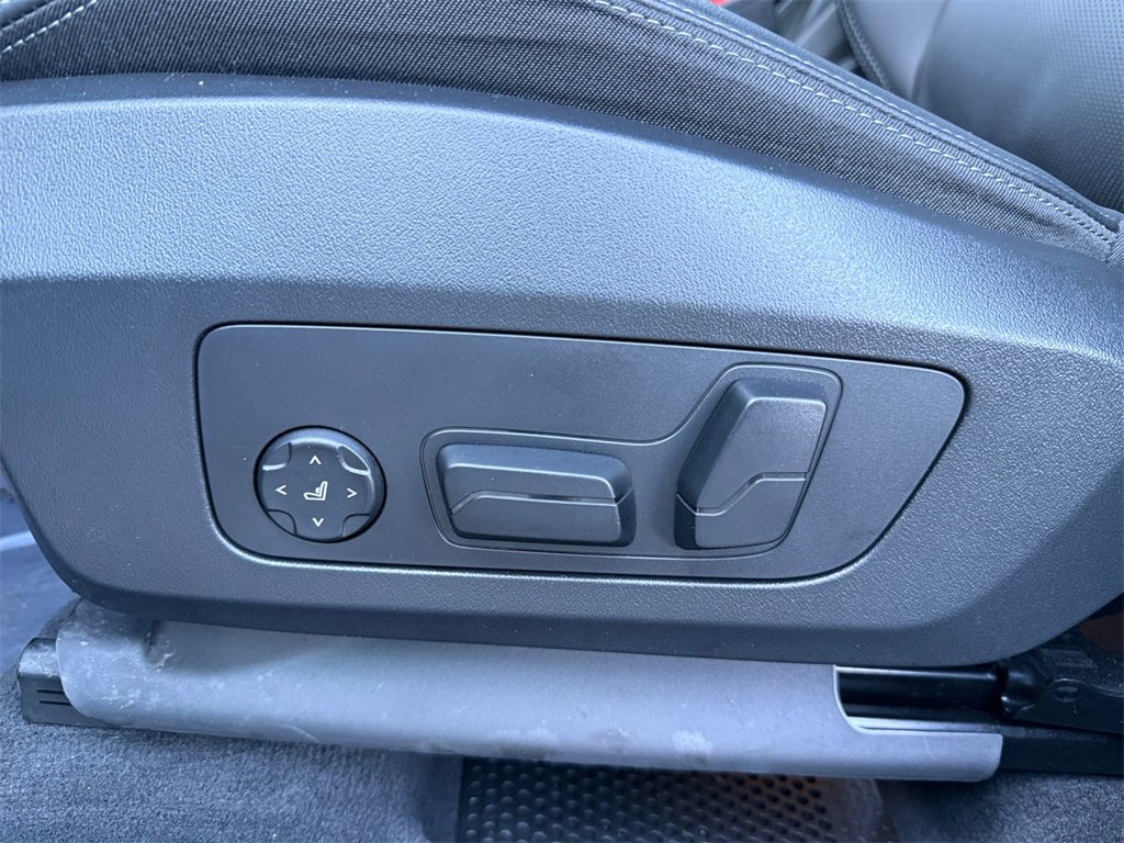 Certified 2025 BMW X1 xDrive28i w/ Premium Package image 34