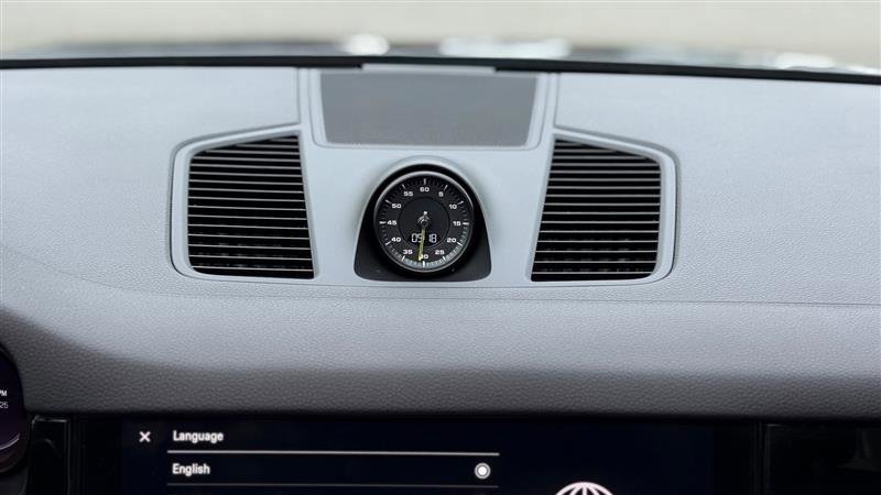 Used 2023 Porsche Cayenne w/ Premium Package image 26