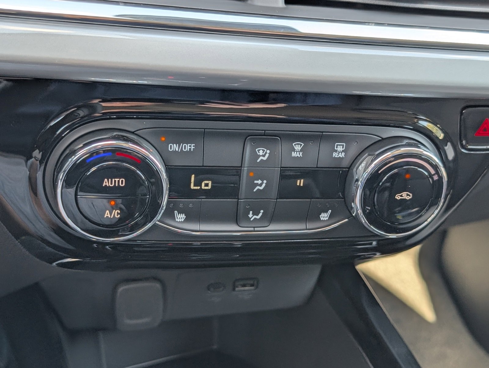 New 2026 Chevrolet Trax LT w/ Driver Confidence Package image 13