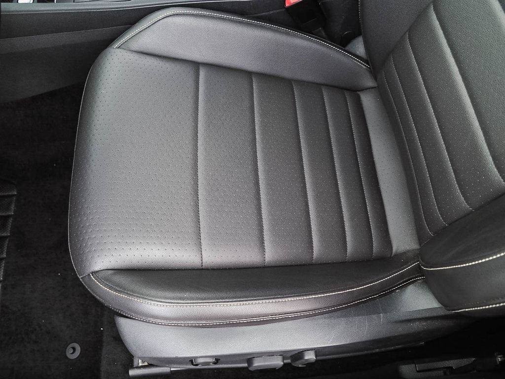 Used 2023 Volkswagen Jetta SE FWD image 23