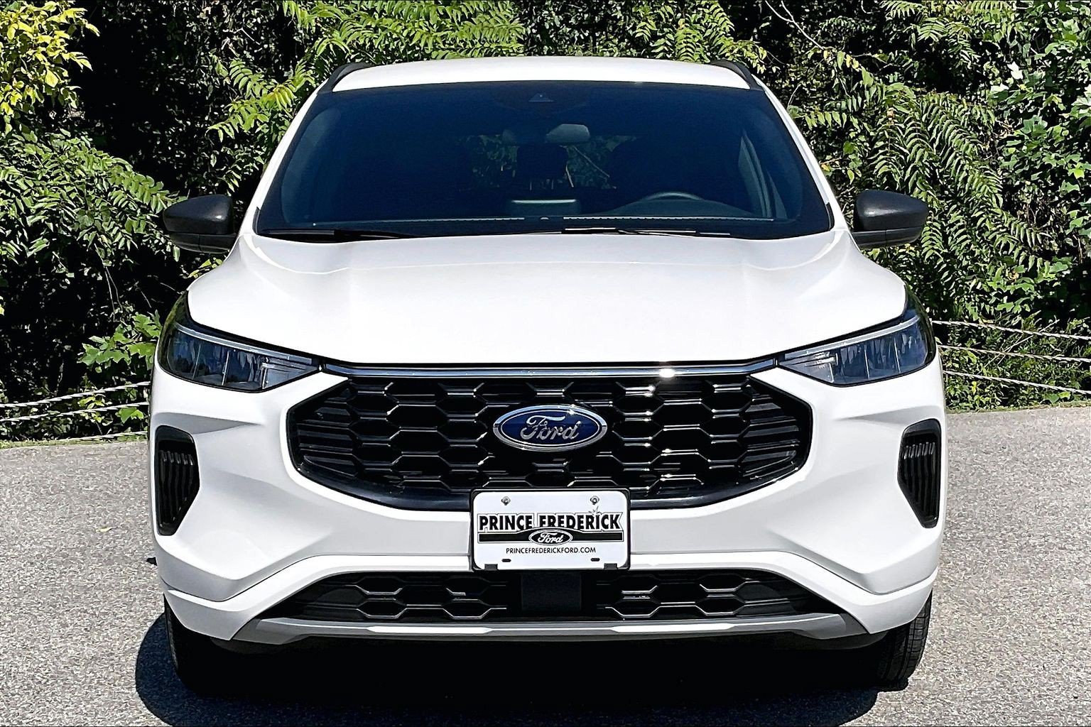 Certified 2024 Ford Escape ST-Line AWD/4WD image 2