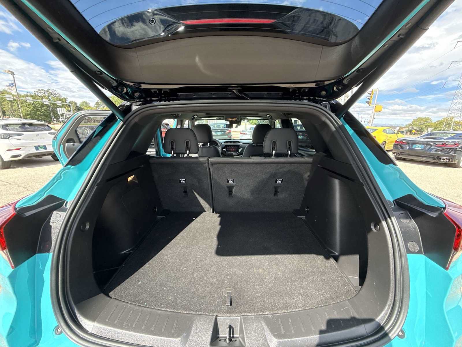 Used 2021 Chevrolet TrailBlazer RS w/ Sun and Liftgate Package AWD/4WD image 26