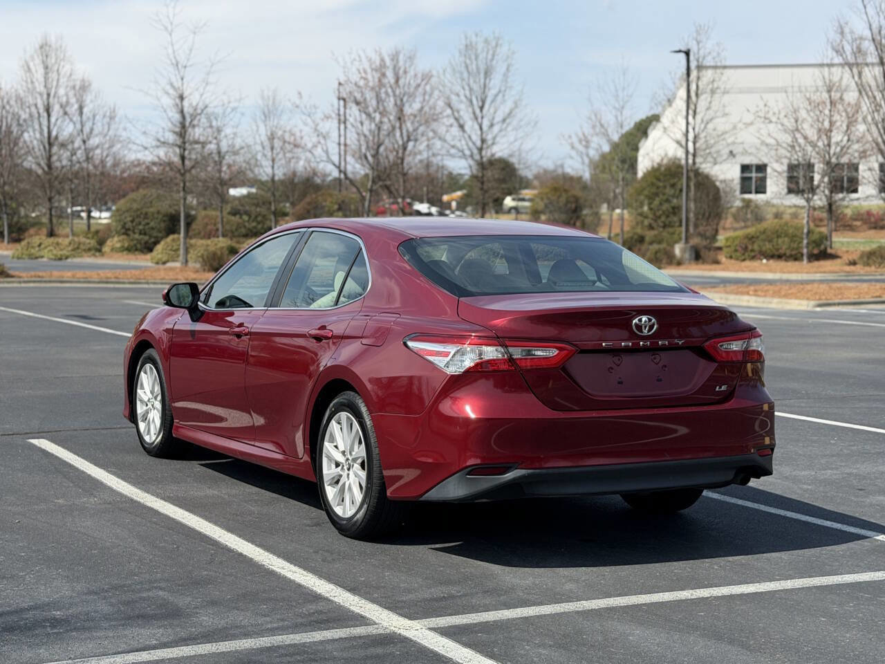 Used 2018 Toyota Camry LE image 8