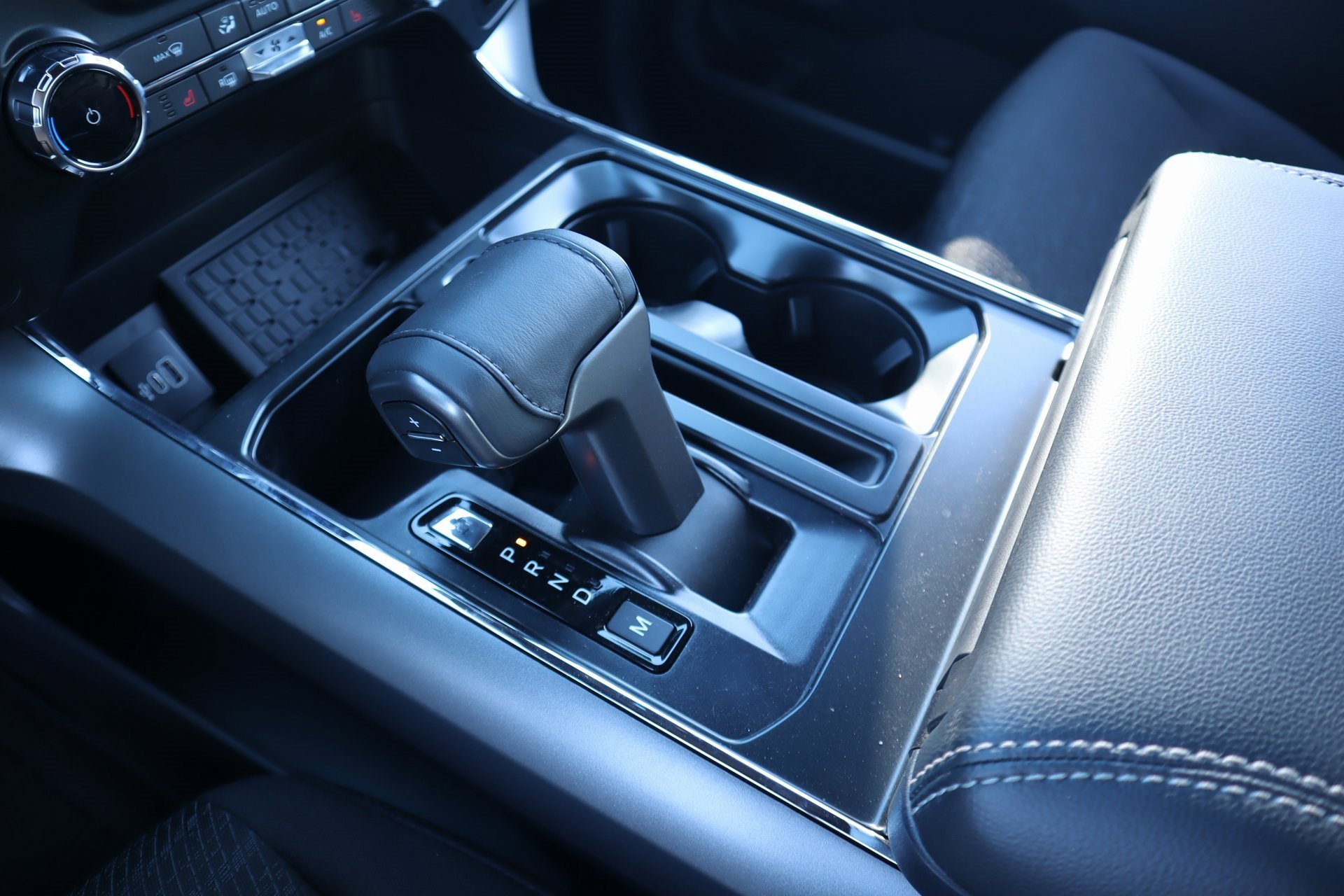 New 2025 Ford F150 XLT w/ Equipment Group 302A MID image 10