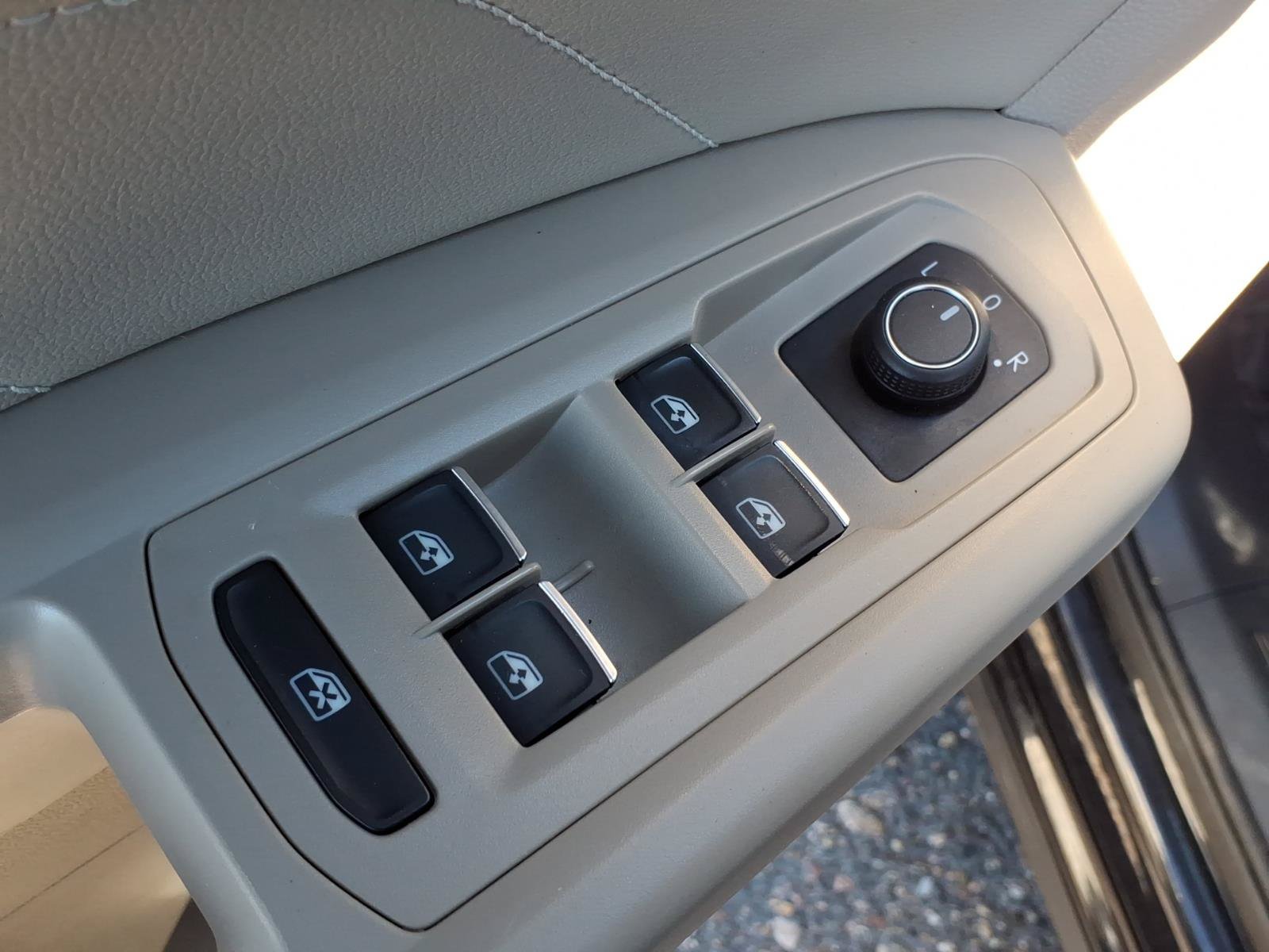 Used 2023 Volkswagen Atlas SE FWD image 19