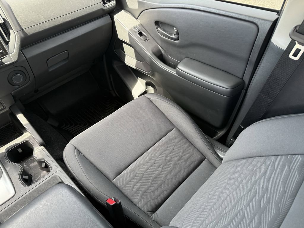 Used 2025 Nissan Frontier S image 24