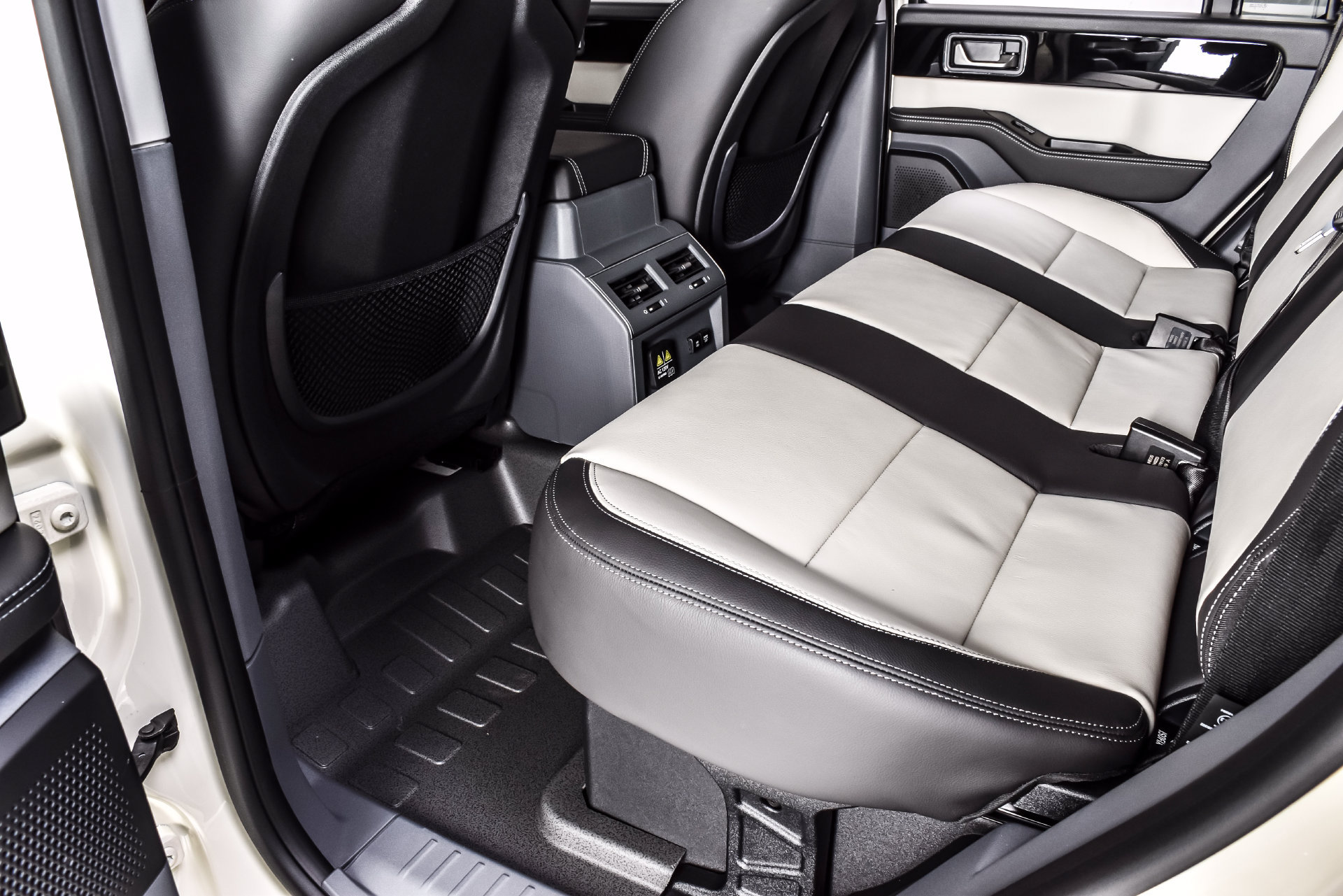 New 2026 INEOS Grenadier Station Wagon AWD/4WD image 17