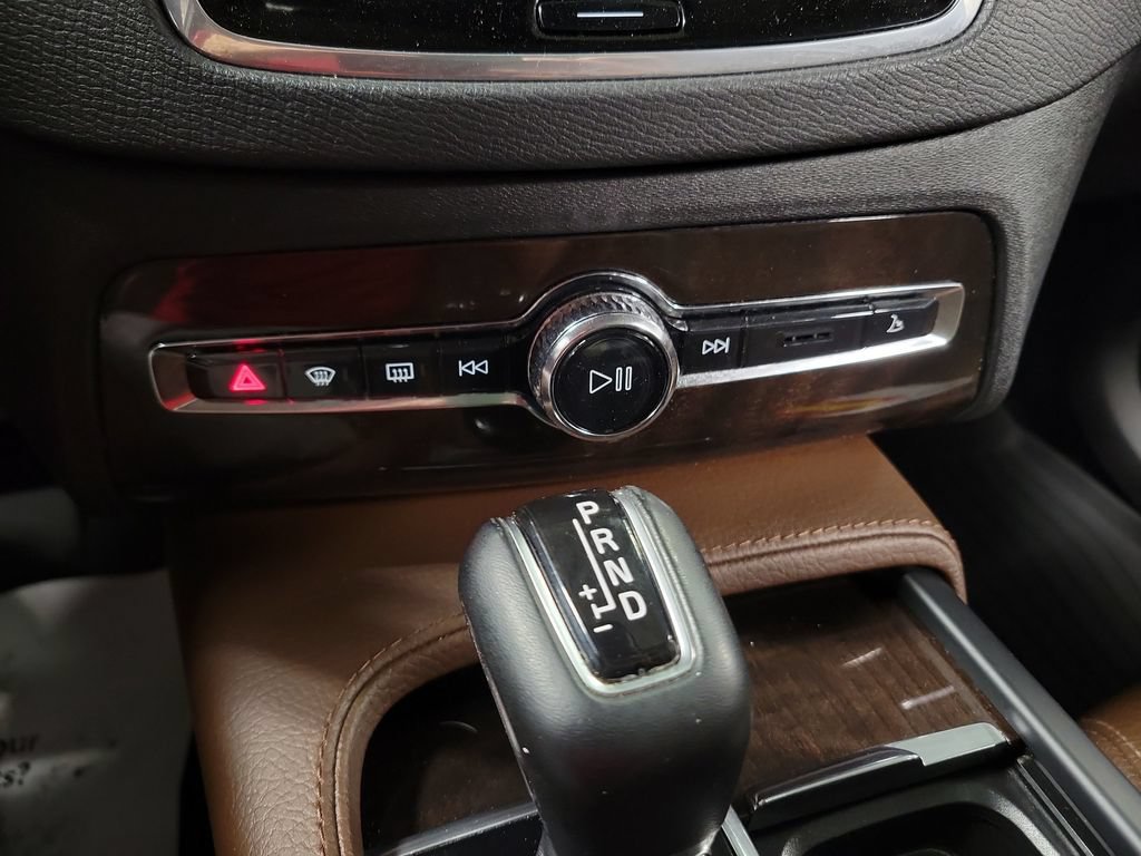 Used 2019 Volvo XC90 T6 Momentum w/ Advanced Package AWD/4WD image 19