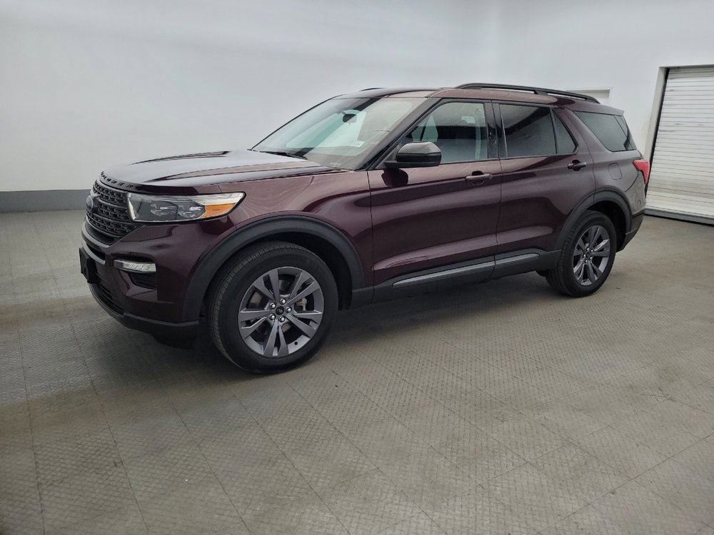 Used 2022 Ford Explorer XLT w/ Equipment Group 202A image 2
