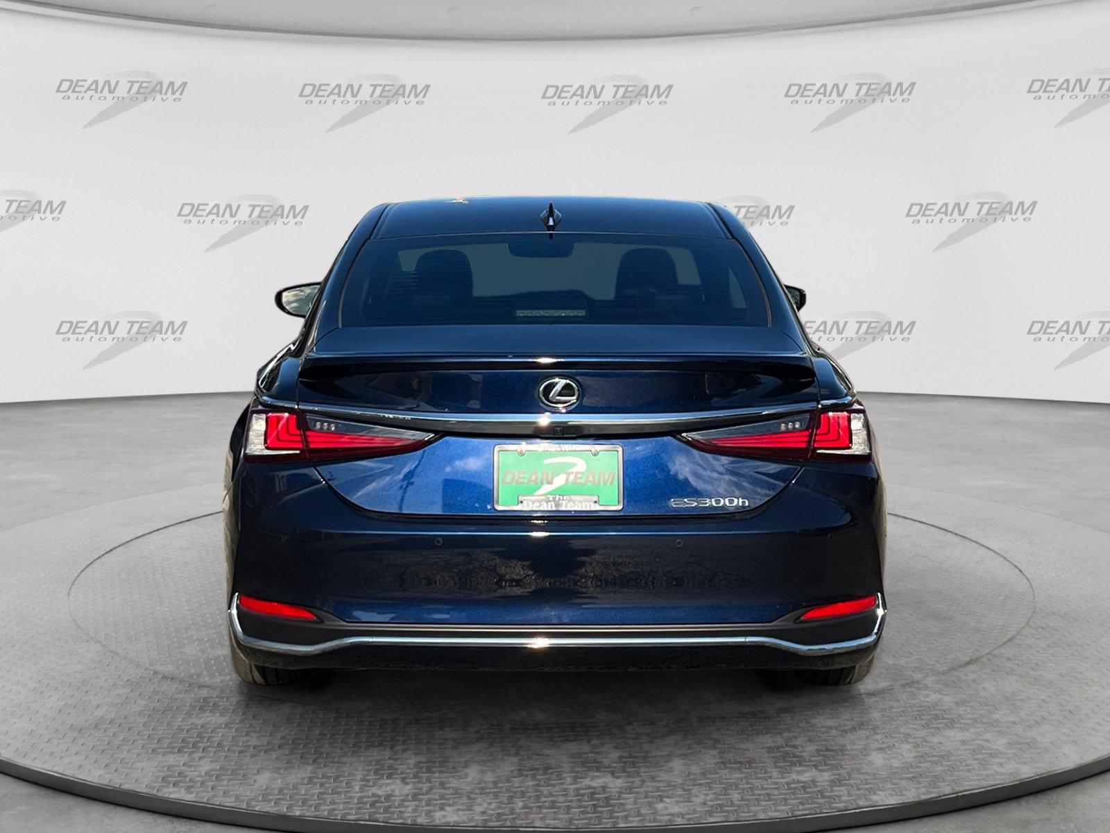 Used 2025 Lexus ES 300h Ultra Luxury w/ Accessory Package (Z2) FWD image 6