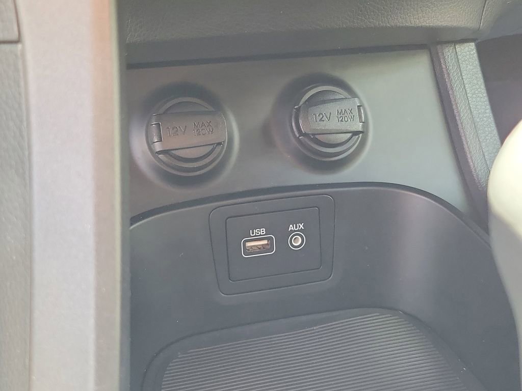 Used 2018 Hyundai Santa Fe Limited w/ Cargo Package image 31