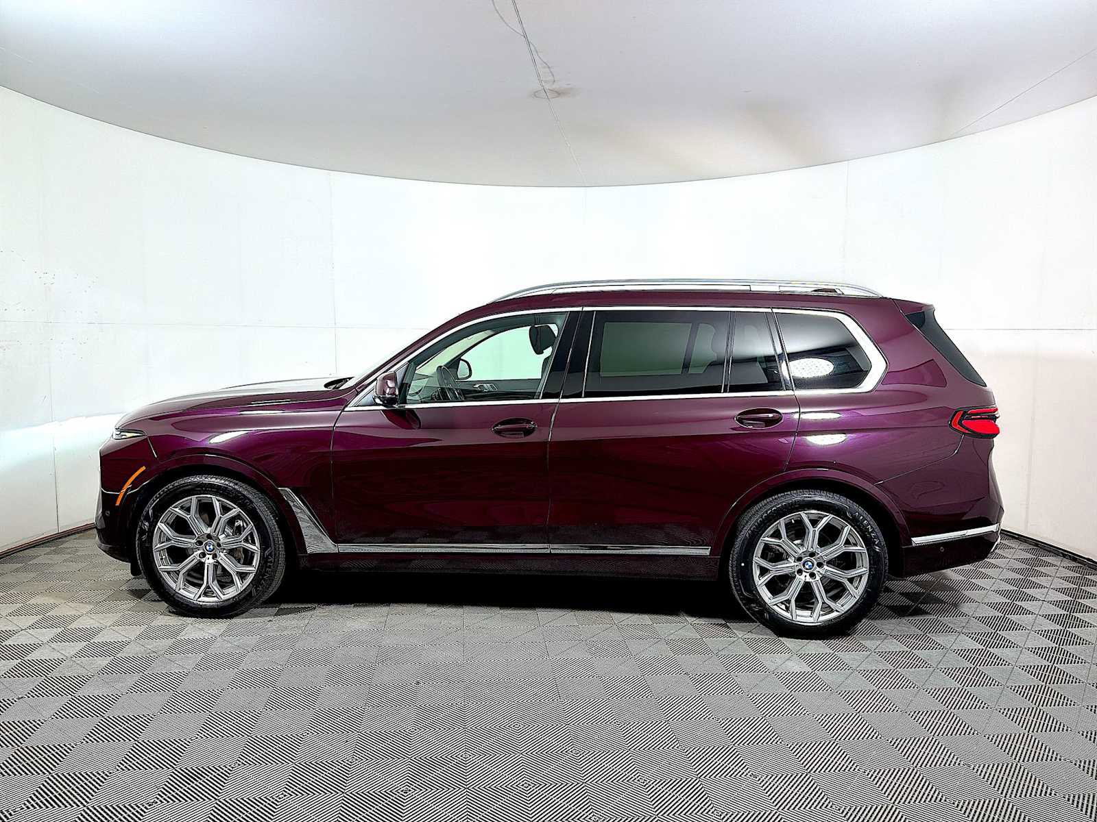 Certified 2024 BMW X7 xDrive40i w/ Premium Package image 4