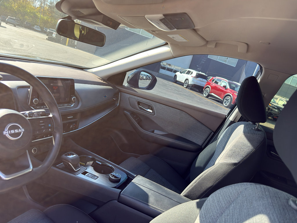 Certified 2023 Nissan Rogue SV image 25