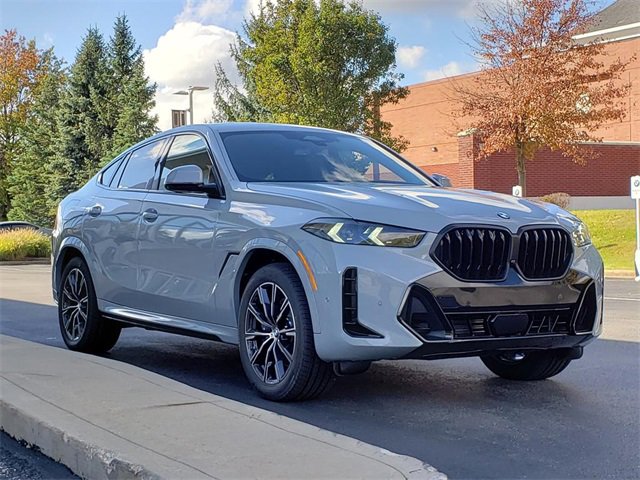 New 2026 BMW X6 xDrive40i w/ Climate Comfort Package image 3