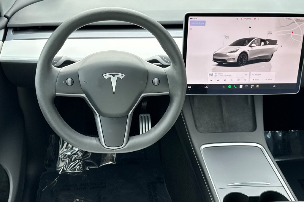 Used 2025 Tesla Model Y Performance AWD/4WD image 17