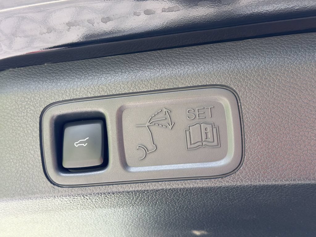 Used 2024 Ford Expedition Platinum RWD image 12