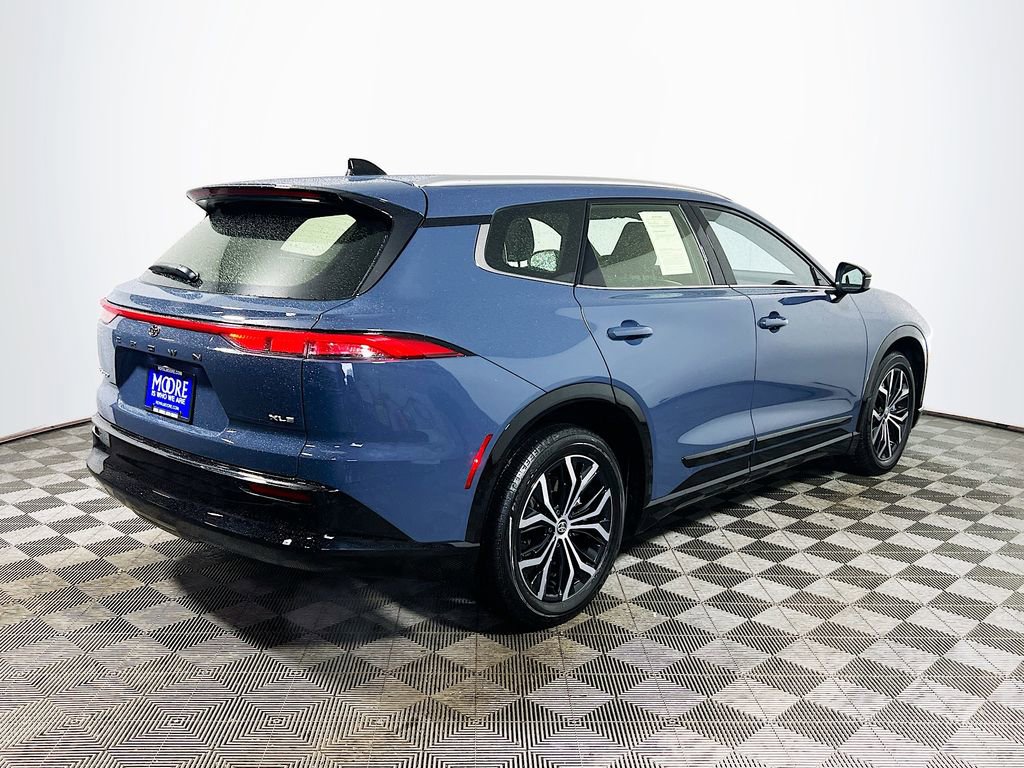 Certified 2025 Toyota Crown Signia image 8