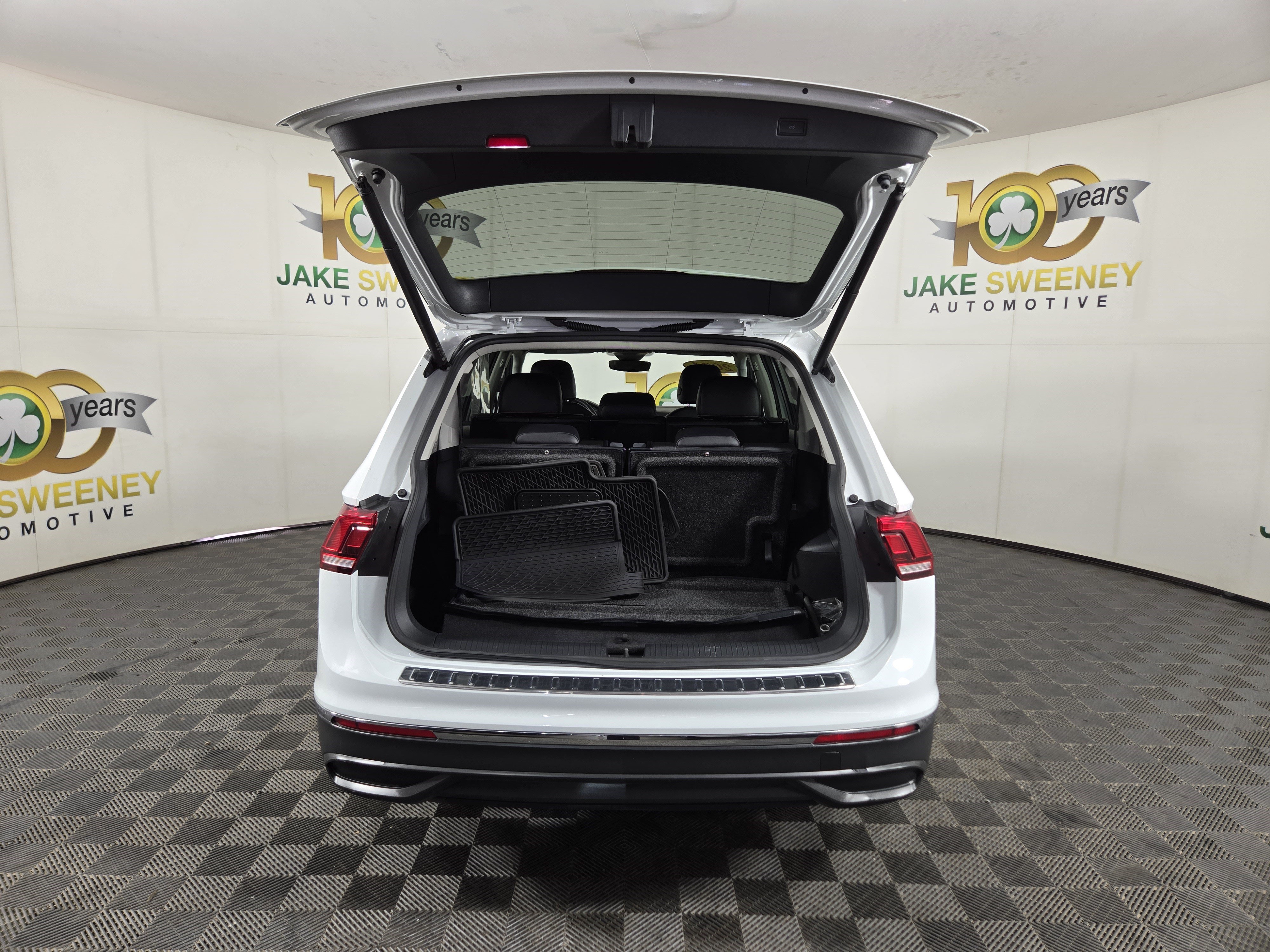 Used 2024 Volkswagen Tiguan Wolfsburg Edition FWD image 32