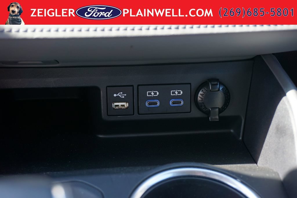 Used 2022 Toyota Highlander LE AWD/4WD image 23