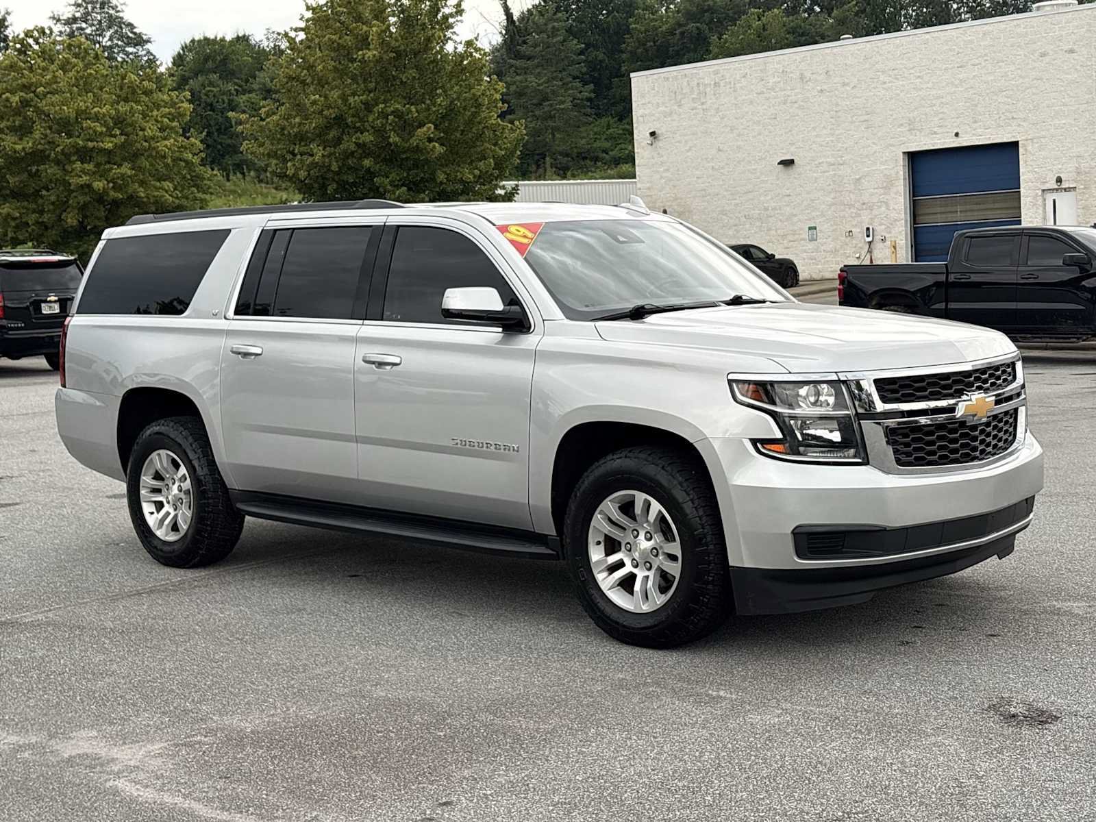 Used 2019 Chevrolet Suburban LT AWD/4WD image 4
