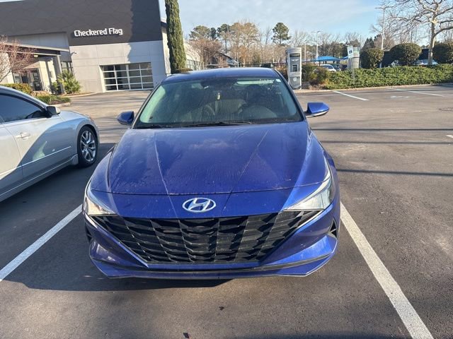 Used 2023 Hyundai Elantra SE image 3