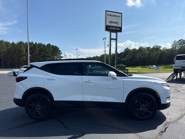 Used 2025 Chevrolet Blazer LT w/ Convenience Package FWD image 2
