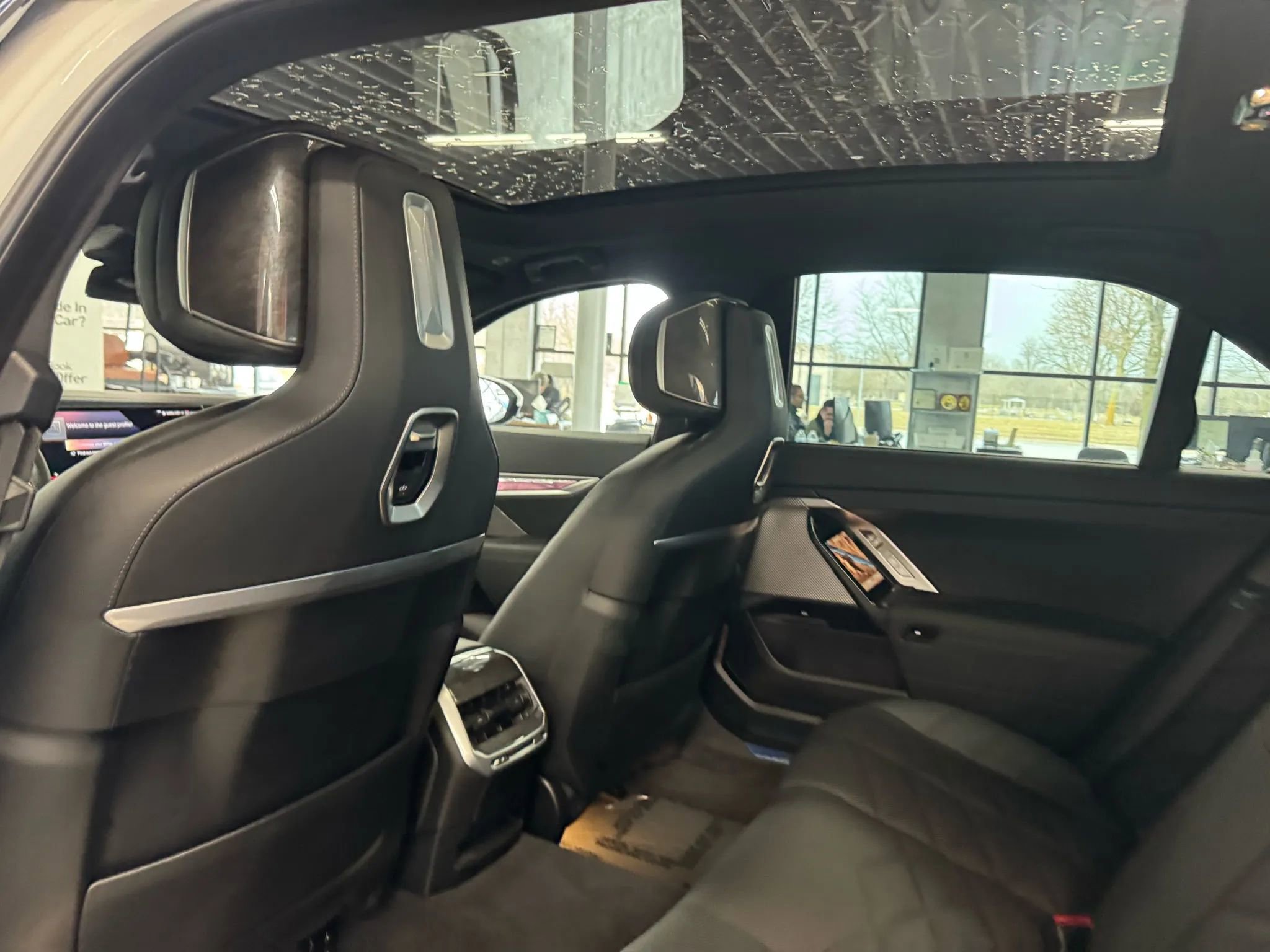 Used 2024 BMW 740i image 27