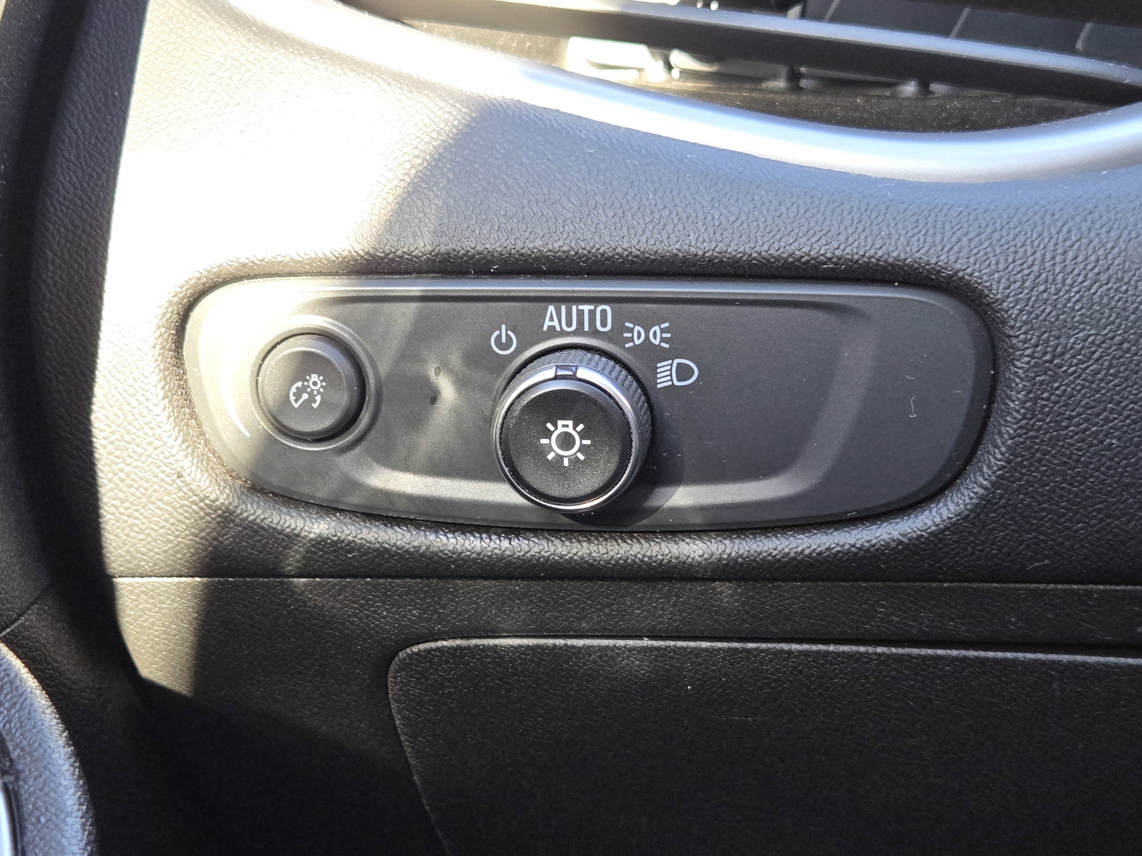 Used 2023 Chevrolet Malibu LT image 25