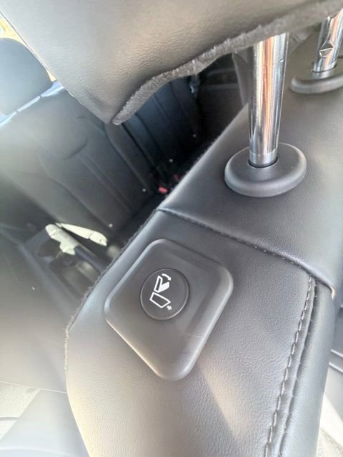 Used 2024 Kia Sorento S image 37