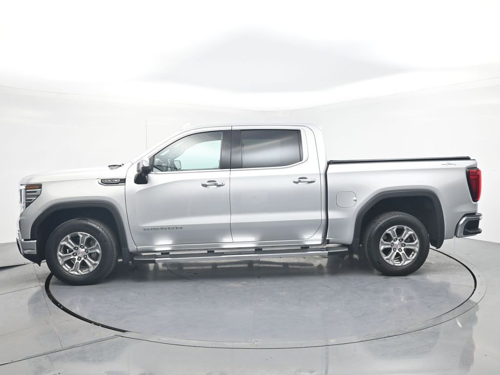 Used 2022 GMC Sierra 1500 SLT AWD/4WD image 3