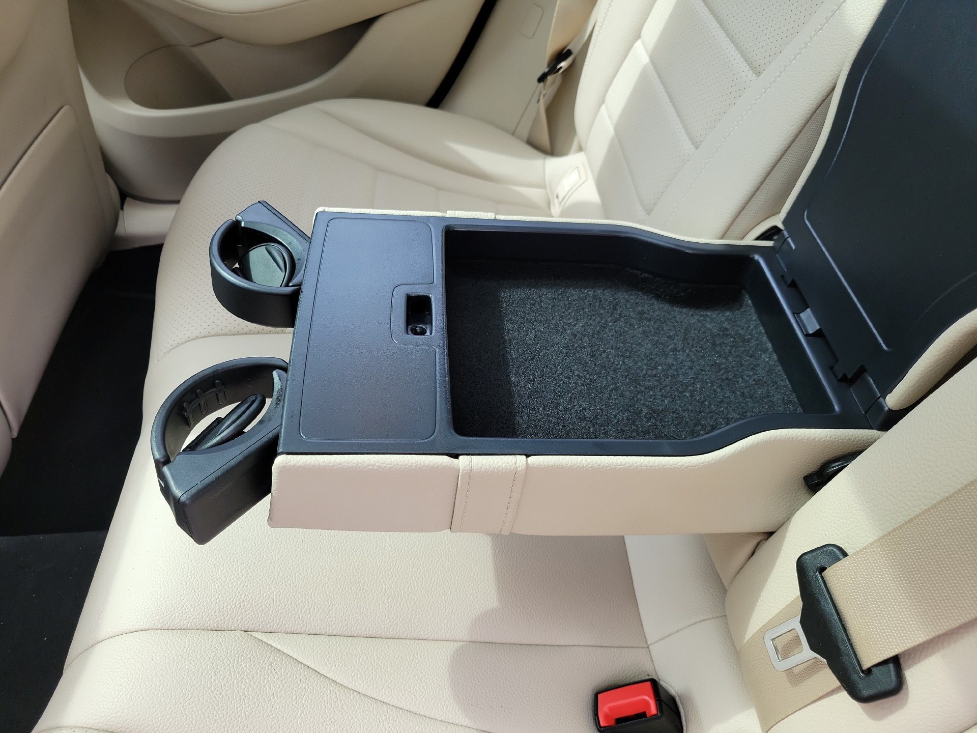 Used 2021 Mercedes-Benz GLC 300 w/ Premium Package image 19