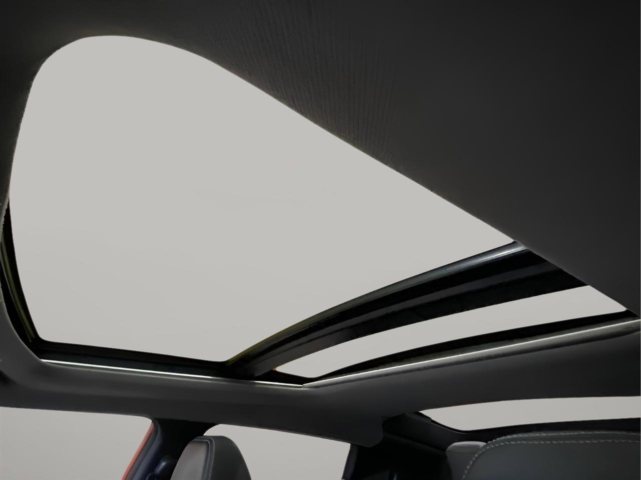 Used 2015 Hyundai Veloster Turbo w/ Option Group 04 image 23