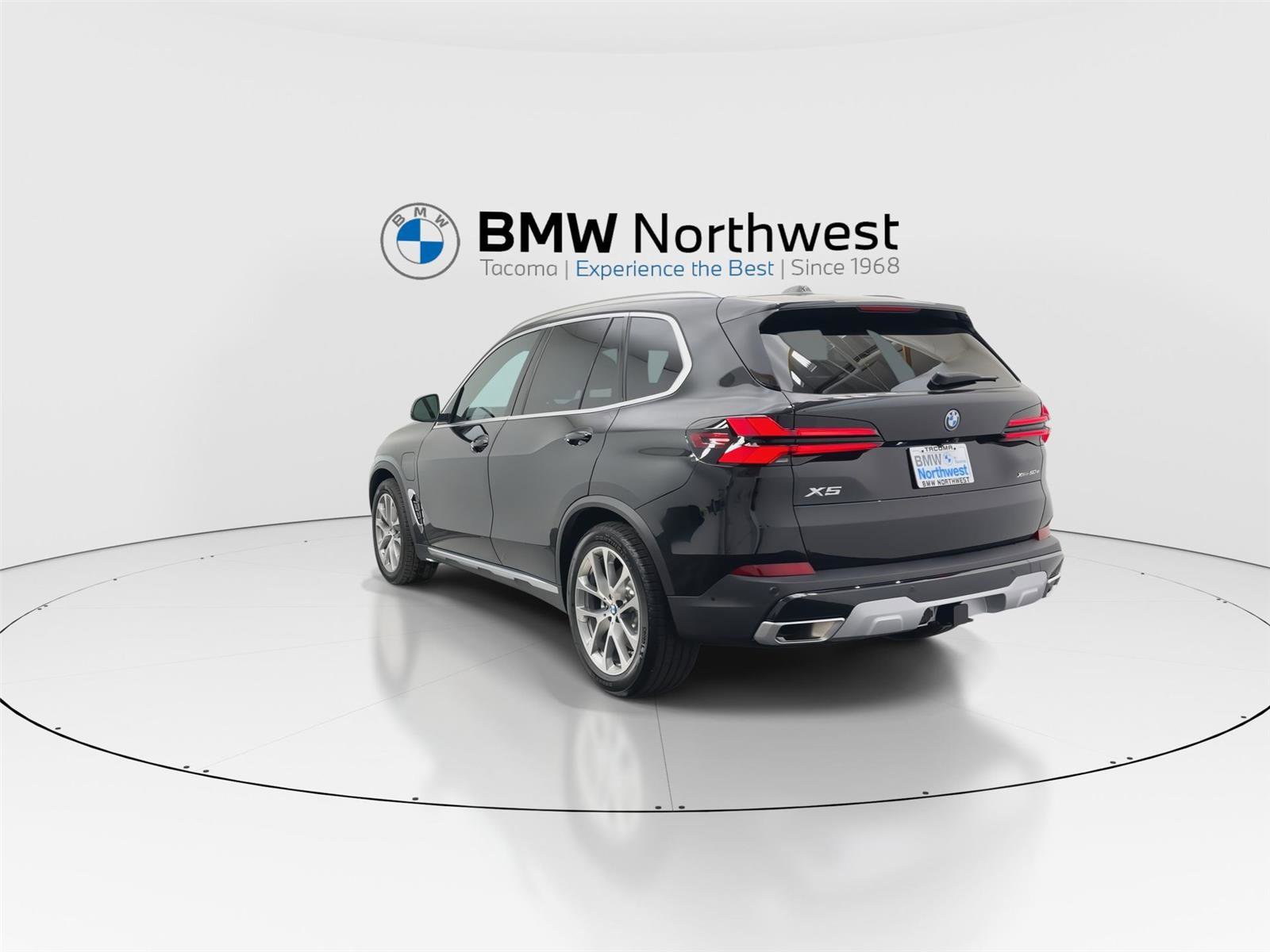 Used 2026 BMW X5 xDrive50e w/ Climate Comfort Package image 12