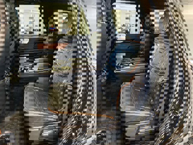 Certified 2024 Lincoln Navigator Black Label image 9