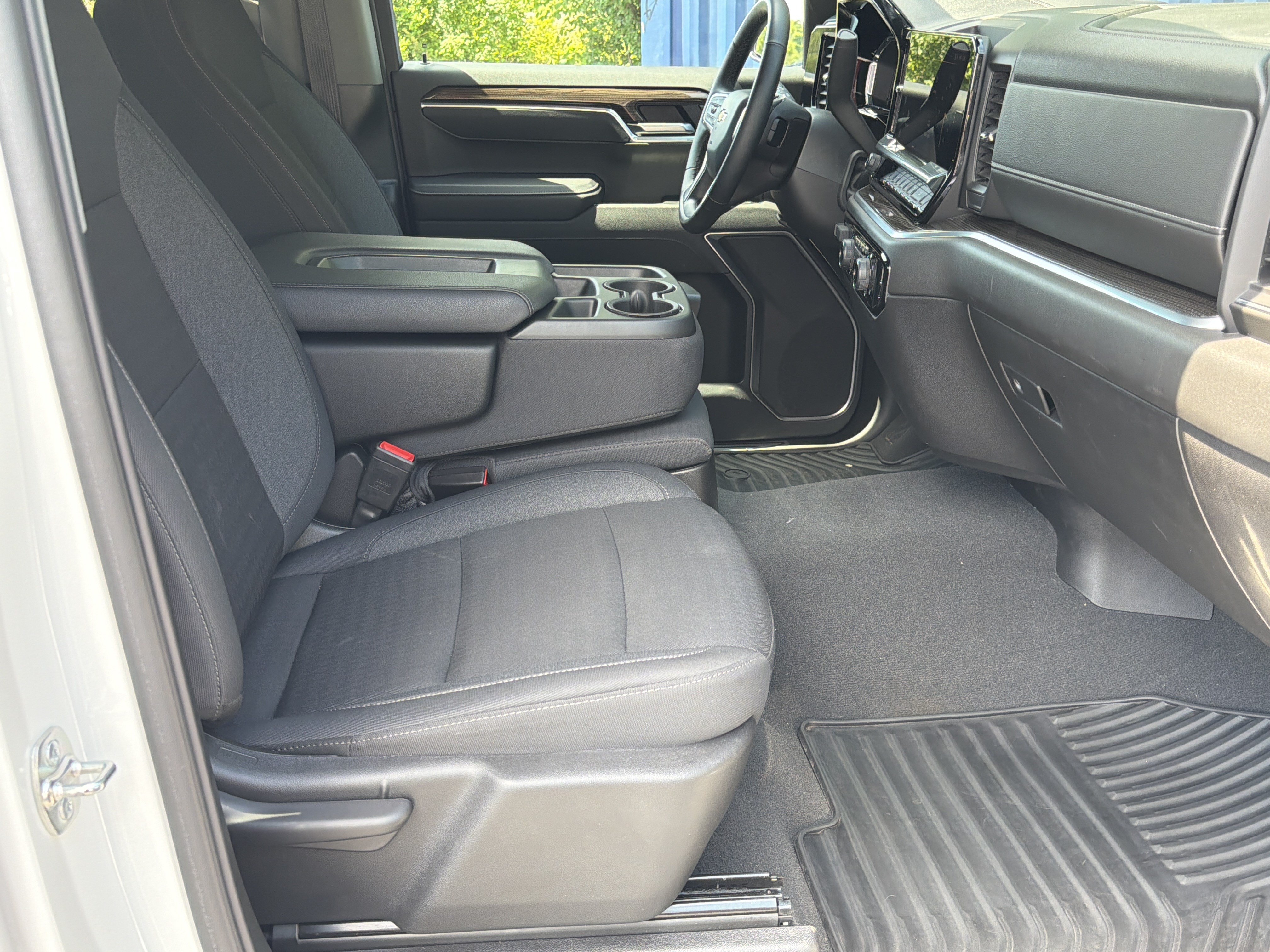 Used 2025 Chevrolet Silverado 1500 LT RWD image 13