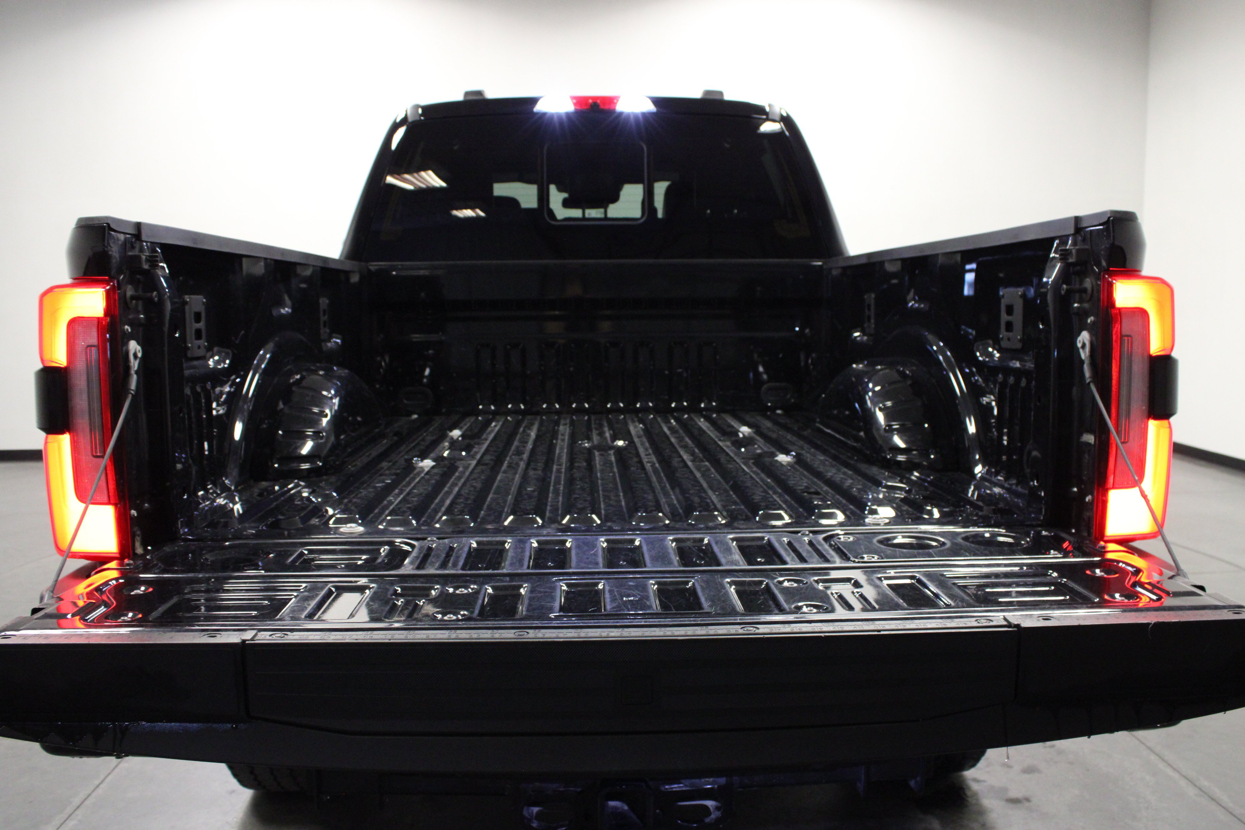 Used 2025 Ford F250 Platinum AWD/4WD image 14