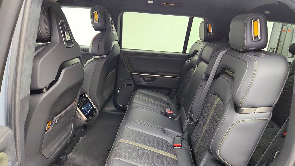 Used 2025 Rivian R1S Adventure Dual AWD/4WD image 22