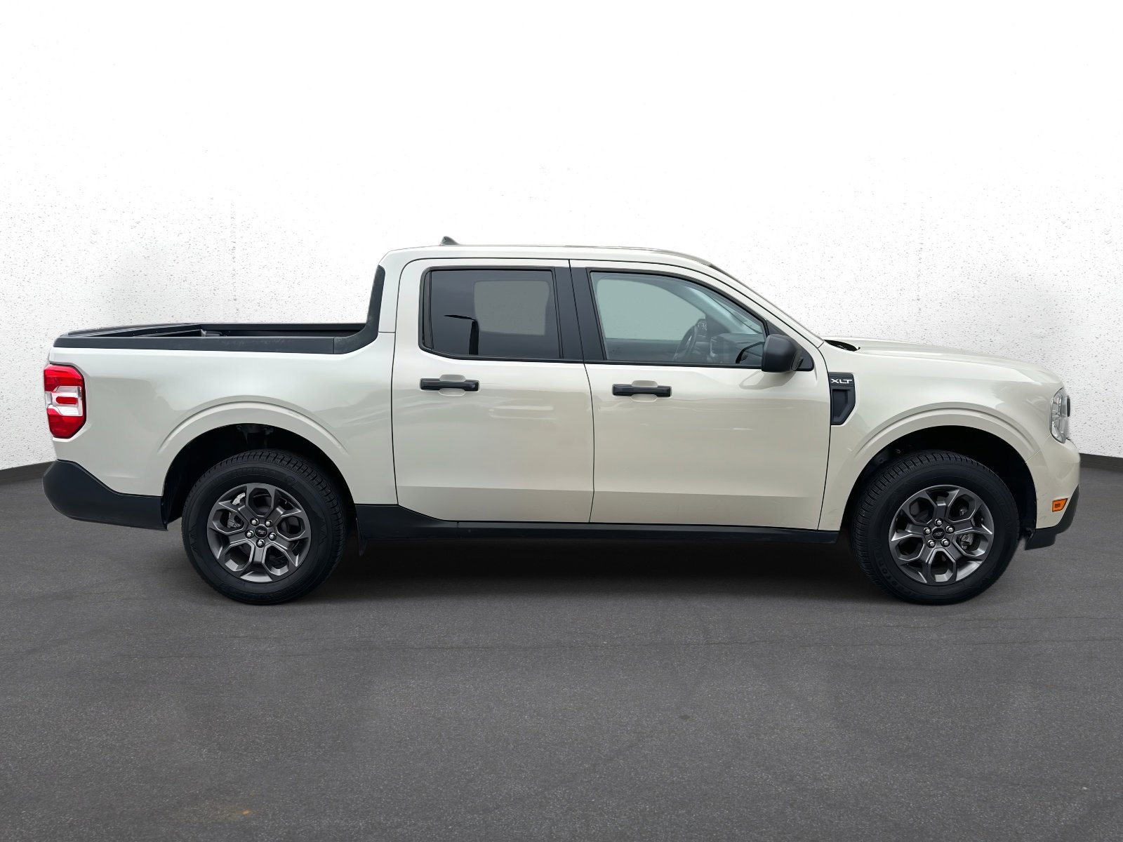 Used 2024 Ford Maverick XLT w/ Equipment Group 300A Standard image 2