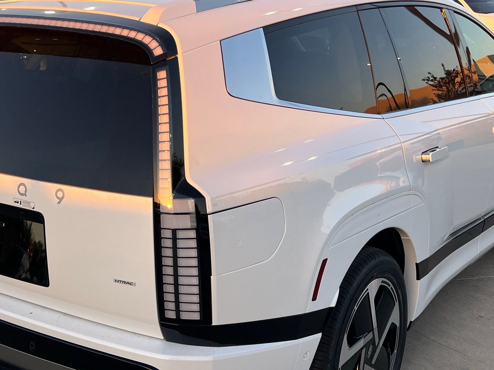 New 2026 Hyundai Ioniq 9 Calligraphy image 13