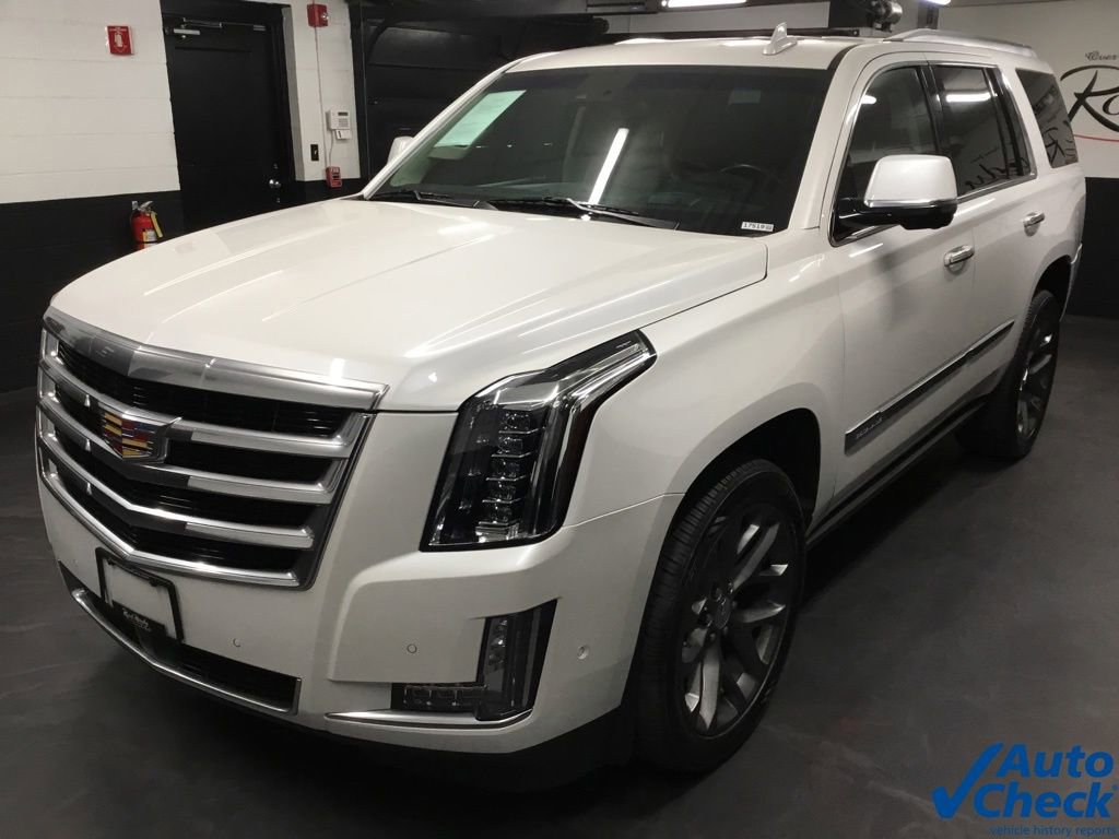Used 2017 Cadillac Escalade Premium Luxury AWD/4WD image 6