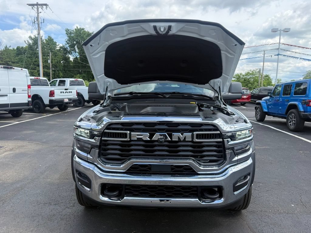 New 2026 RAM 5500 Tradesman w/ Chrome Appearance Group AWD/4WD image 58